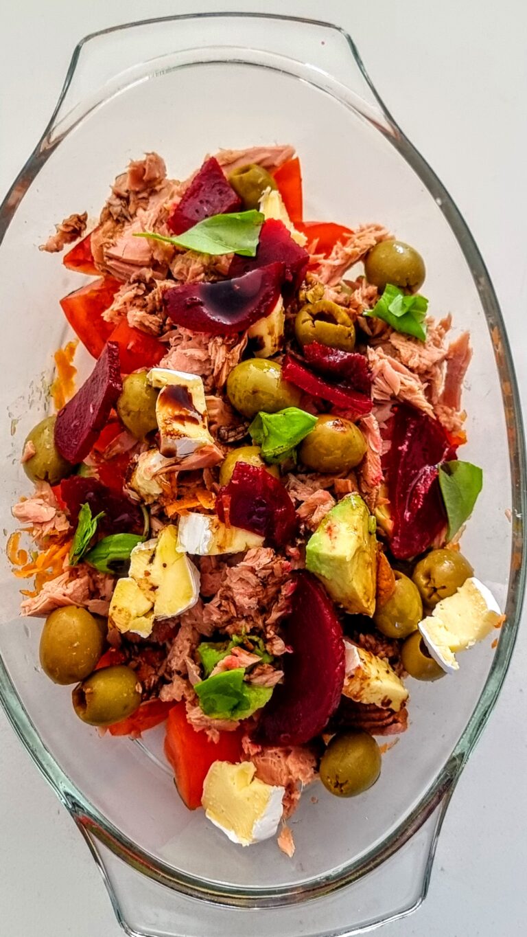 Tuna Bowl with Carrot, Beetroot & Brie